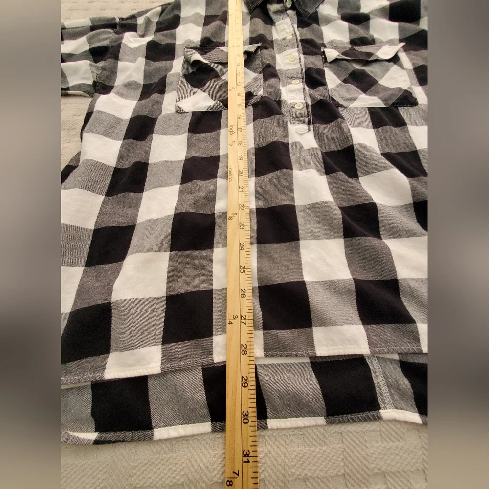 Old Navy Black & White Buffalo Plaid Boyfriend Popover Flannel Shirt - Picture 8 of 11